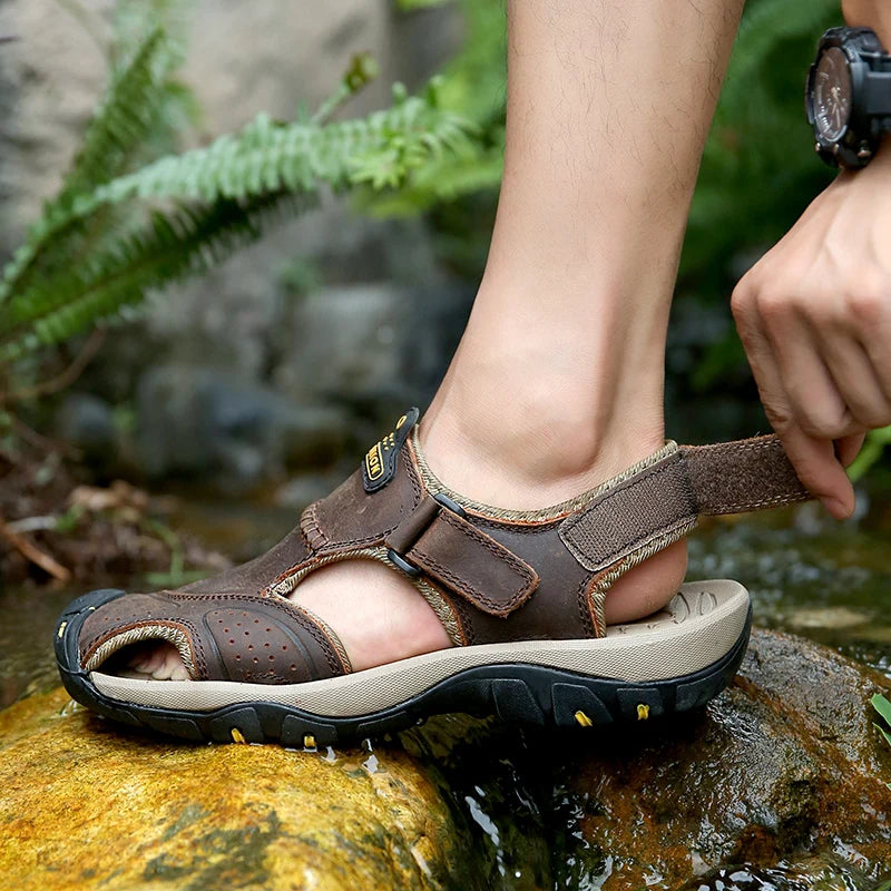 Men Sandals Soft Comfortable Non-Slip Men Shoes Comfortable Beach Sandals Men's Sandal Summer New Casual Flat Shoes Slippers