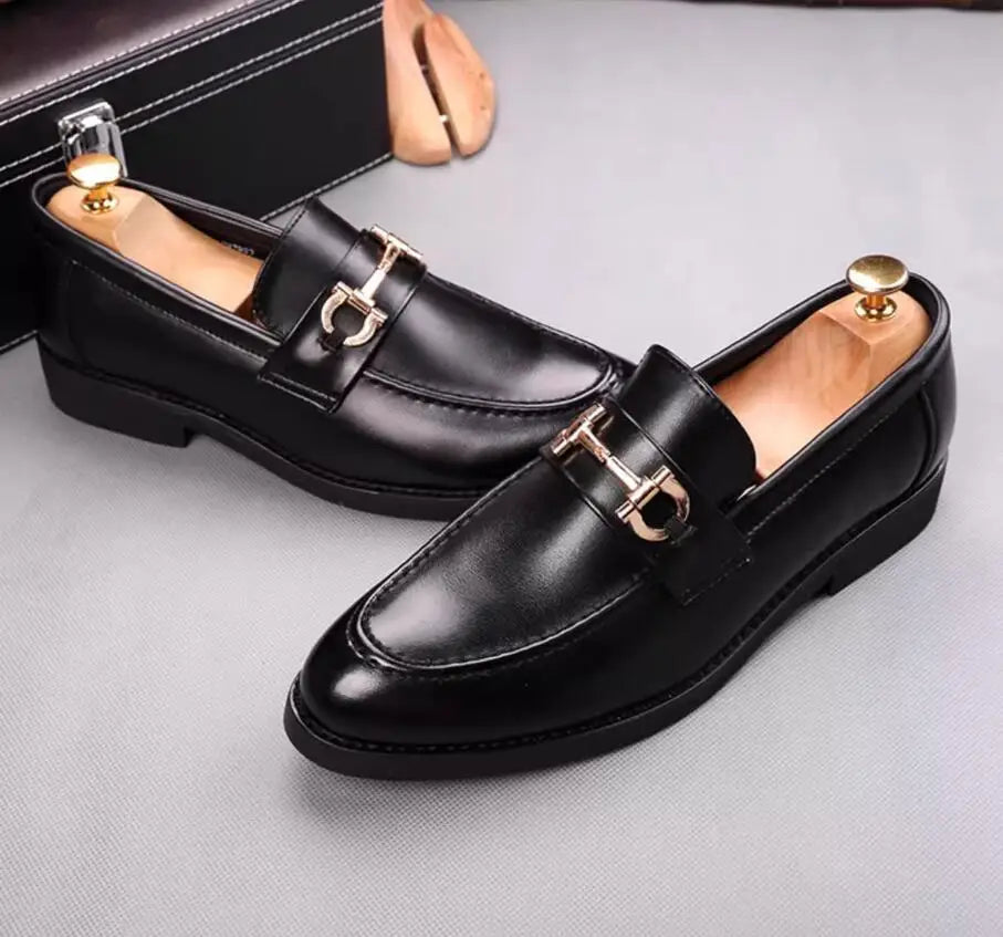 New Fashion Designer Men's Pointed Black Metal Buckle Oxford Flats Casual Shoes Wedding Dress Prom Party Zapatos Hombre