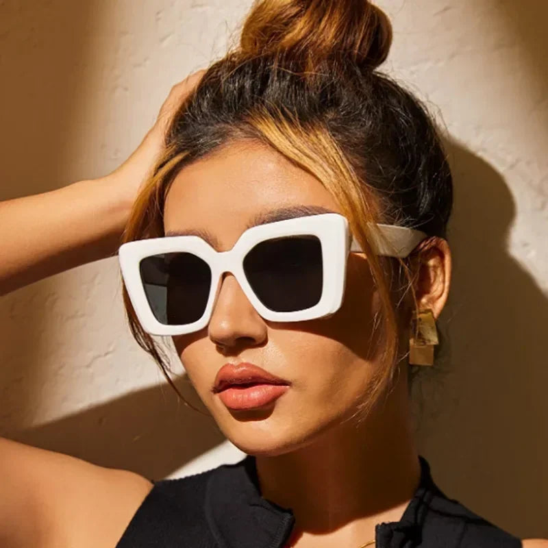 Fashion Vintage Large Frame Sunglasses Trendy Black Sunglasses for Men Women's Shades Sunglasses Travel UV400 Eye Protection
