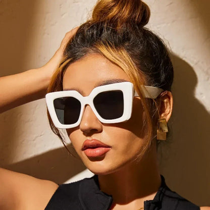 Fashion Vintage Large Frame Sunglasses Trendy Black Sunglasses for Men Women's Shades Sunglasses Travel UV400 Eye Protection