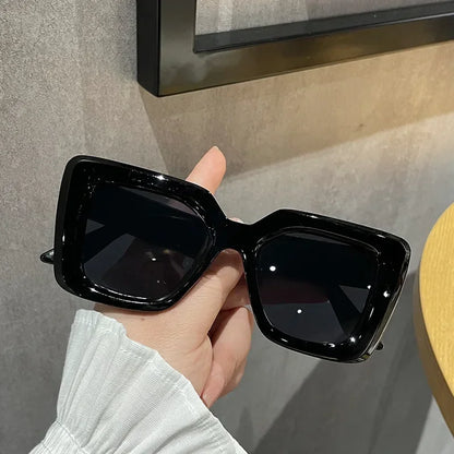 Fashion Vintage Large Frame Sunglasses Trendy Black Sunglasses for Men Women's Shades Sunglasses Travel UV400 Eye Protection
