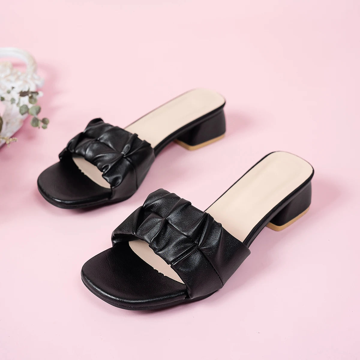 Fashionable Pleated Flip-Flops for Outer Wear, Thick Heel, Medium Heel Sandals