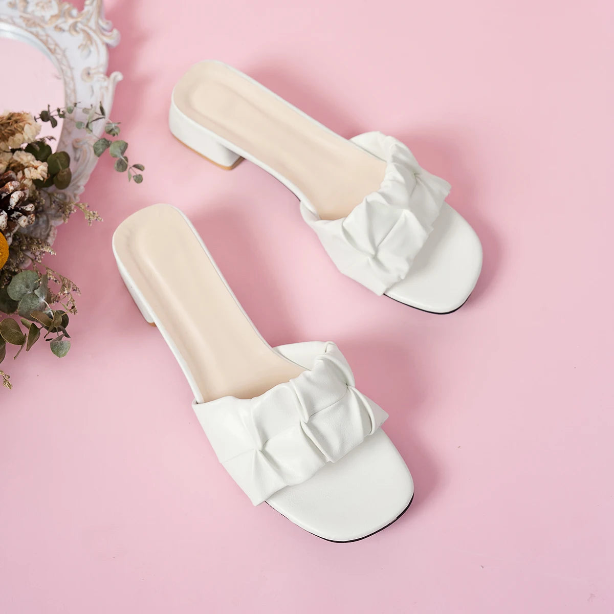 Fashionable Pleated Flip-Flops for Outer Wear, Thick Heel, Medium Heel Sandals